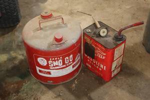 lot 1385 image: Lot of (2) Metal Gasoline Cans - (1) 6-Gallon and (1) 2-Gallon