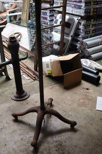 lot 1401 image: Roller Stand