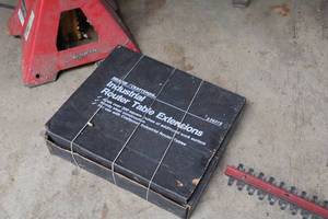 lot 1417 image: Sears Craftsman Industrial Router Table Extensions 925212 (New)