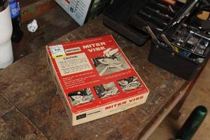lot 1424 image: Miter Vise