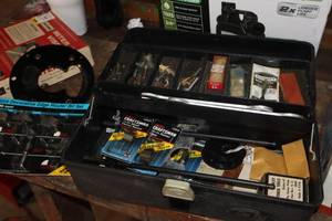 lot 1425 image: Tool Box with Assorted Router Bits and Accessories