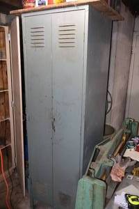 lot 1445 image: Metal Locker