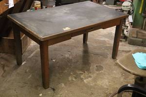lot 1446 image: Table
