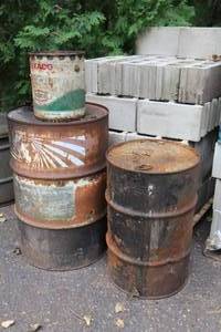 lot 1475 image: Lot of (3) Metal Storage CansBarrels