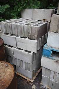 lot 1478 image: Lot of (1 Pallet  50) Assorted Cinder Blocks