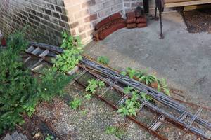 lot 1485 image: Assorted Concrete FormsRebarWire Ladder, 48 Stakes