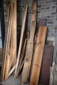 lot 1487 image: Assorted Scrap Lumber