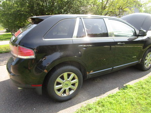 lot 2 image: Lincoln 2007 MKX SUV AWD