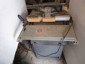 lot 9 image: Ryobi Table Saw