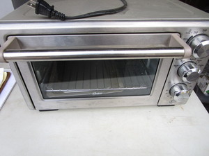 lot 22 image: Oster Toaster Oven