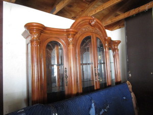 lot 25 image: Elegant Dining Room Set