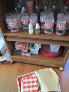 lot 113 image: Picnic themed red plaid pattern dis...