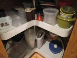 lot 138 image: Large assortment of Tupperware and ...