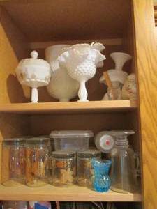 lot 142 image: Vintage milk glass serving pitcher ...