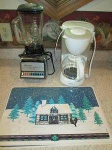 lot 145 image: Glass pitcher Osterizer blender, Ho...