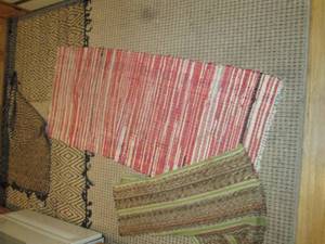 lot 151 image: Bundle of area and entry style rugs...