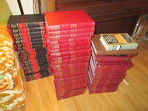 lot 174 image: Collection of encyclopedias