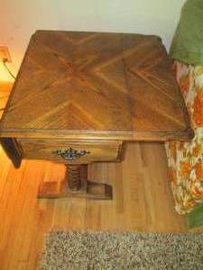 lot 179 image: Vintage Wood drop leaf end table wi...