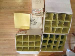 lot 194 image: Gold rimmed floral etched stemware ...