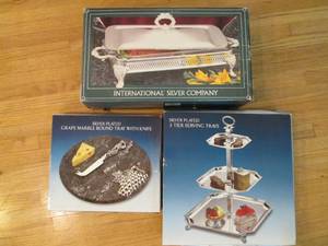 lot 197 image: Silver Plated serving trays, 2-qt l...