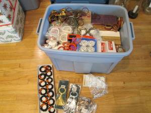 lot 199 image: Storage tote containing a huge vari...
