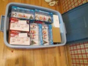 lot 207 image: Huge collection of holiday placecar...