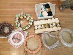 lot 212 image: Variety of craft wreaths and skeins...