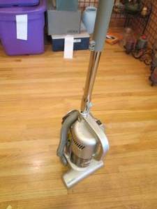 lot 215 image: Shark Bayless stick vacuum cleaner...