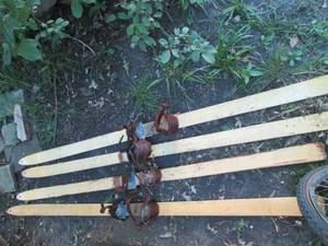 lot 65 image: 2 Pairs of vintage wood skiis...