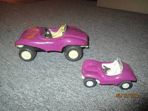 lot 400 image: 2 Tonka buggies...