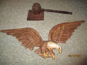 lot 411 image: Ceramic eagle wall decor and a gave...