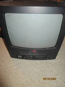 lot 420 image: Vintage Emerson television with bui...