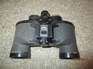 lot 424 image: Bushnell binoculars Insta-Focus...