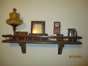 lot 428 image: Shelf and its contents...