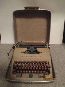 lot 435 image: Tower President vintage typewriter...