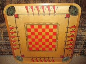 lot 439 image: Carrom game...