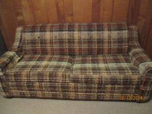 lot 478 image: Hide-a-bed couch 6 x 3 x 3 tweed...