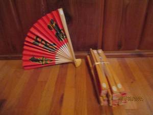 lot 500 image: 12 Chinese New Year fans...