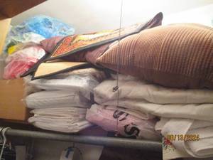 lot 249 image: Huge linen lot. Contents of top she...