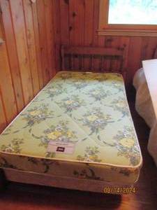 lot 251 image: Twin bed