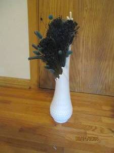 lot 263 image: Decorative vase and flowers 24...