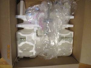 lot 267 image: Crystal Clear fine crystal lamp and...