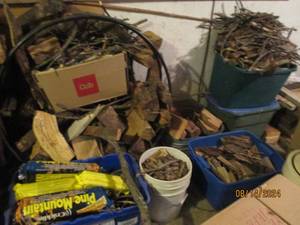 lot 280 image: All woodfirewood from the back of ...