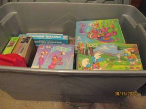 lot 510 image: Tote of vintage games and puzzles...