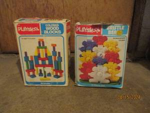 lot 512 image: Vintage Playskool colored wood bloc...