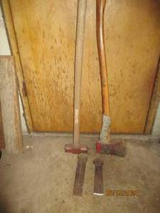 lot 534 image: Axe, maul and 2 wedges...