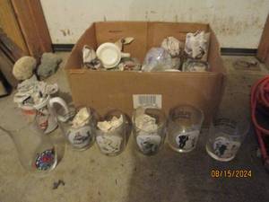 lot 535 image: Box of assorted drink glasses and c...