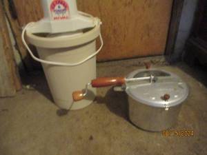 lot 541 image: Rival ice cream maker and stovetop ...
