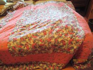 lot 8 image: Quilt 7 x 6...
