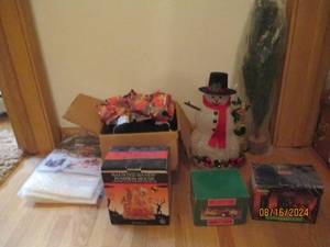 lot 30 image: Halloween, Christmas and Thanksgivi...